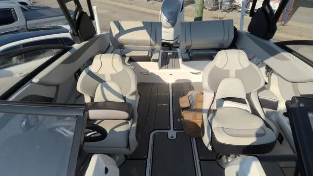 Slide: The Image of Hurricane SunDeck 2600 OB 2024 - 8