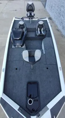 Slide: The Image of 2026 Vexus AVX181D fishing boat with three seats and spacious deck layout. - 5