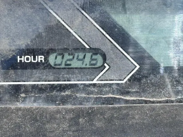 Slide: The Image of Yamaha WaveRunner VX Cruiser HO 2017 hour meter displaying 724.6 hours. - 11