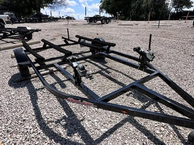 Slide: The Image of Trailer for 2017 Yamaha WaveRunner VX Cruiser HO on gravel lot. - 14