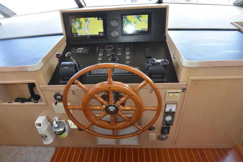 Slide: The Image of Broward 85 Raised Pilothouse 1989 - 24