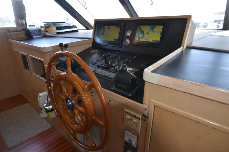 Slide: The Image of Broward 85 Raised Pilothouse 1989 - 25