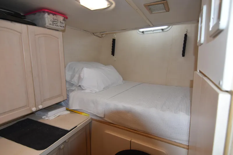 Slide: The Image of Broward 85 Raised Pilothouse 1989 - 26