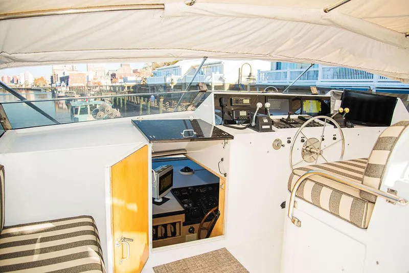 Slide: The Image of Broward 85 Raised Pilothouse 1989 - 38