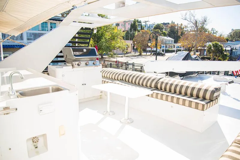 Slide: The Image of Broward 85 Raised Pilothouse 1989 - 39