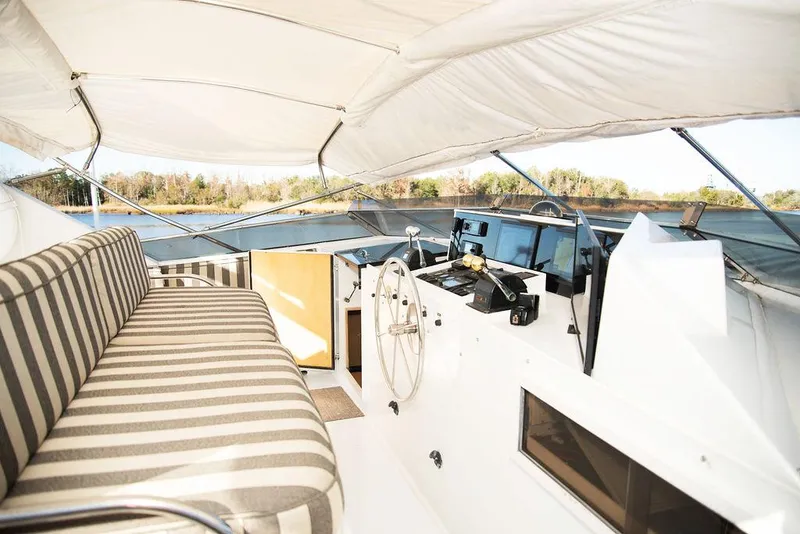 Slide: The Image of Broward 85 Raised Pilothouse 1989 - 40