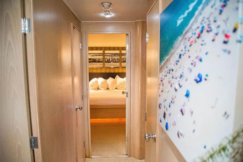 Slide: The Image of Broward 85 Raised Pilothouse 1989 - 53