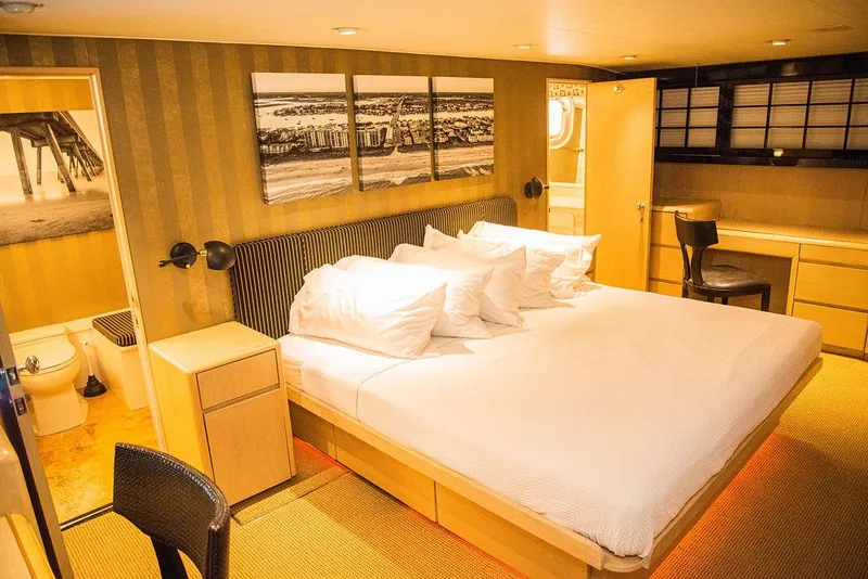 Slide: The Image of Broward 85 Raised Pilothouse 1989 - 54