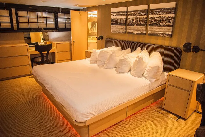 Slide: The Image of Broward 85 Raised Pilothouse 1989 - 55