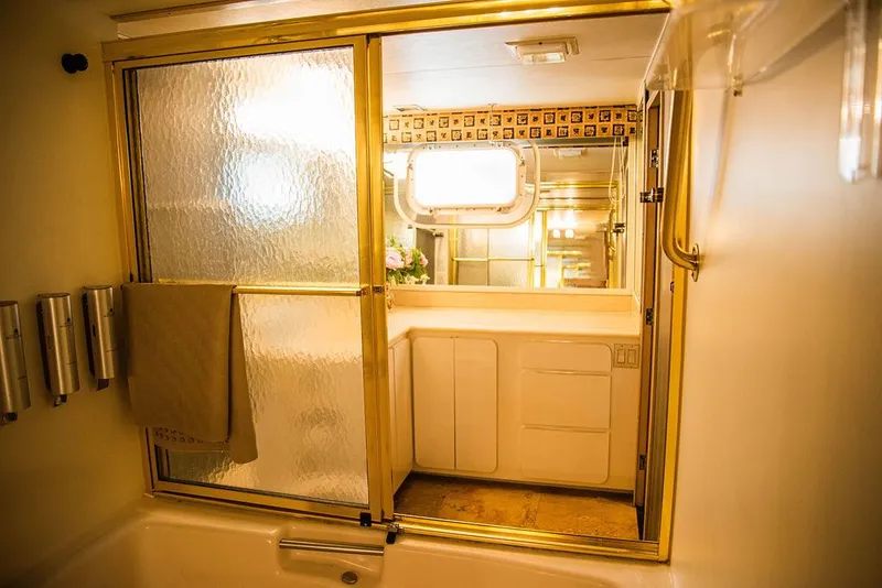 Slide: The Image of Broward 85 Raised Pilothouse 1989 - 59