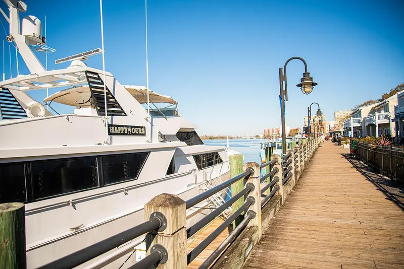 Slide: The Image of Broward 85 Raised Pilothouse 1989 - 6