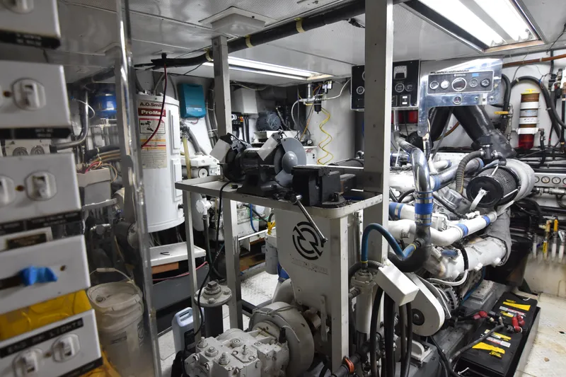 Slide: The Image of Broward 85 Raised Pilothouse 1989 - 66