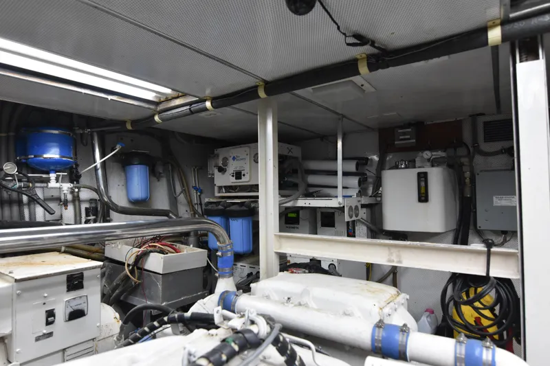 Slide: The Image of Broward 85 Raised Pilothouse 1989 - 67