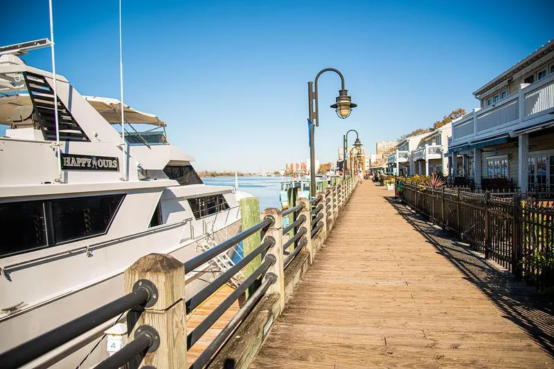 Slide: The Image of Broward 85 Raised Pilothouse 1989 - 9