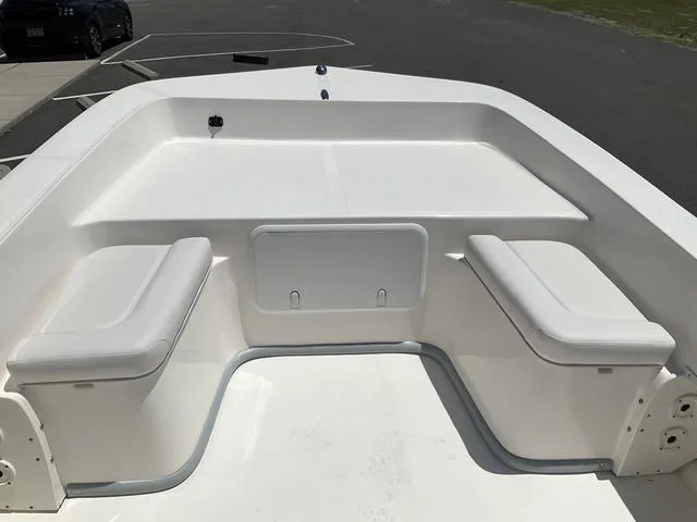 Slide: The Image of Sundance 20 Bay Skiff 2026 - 10