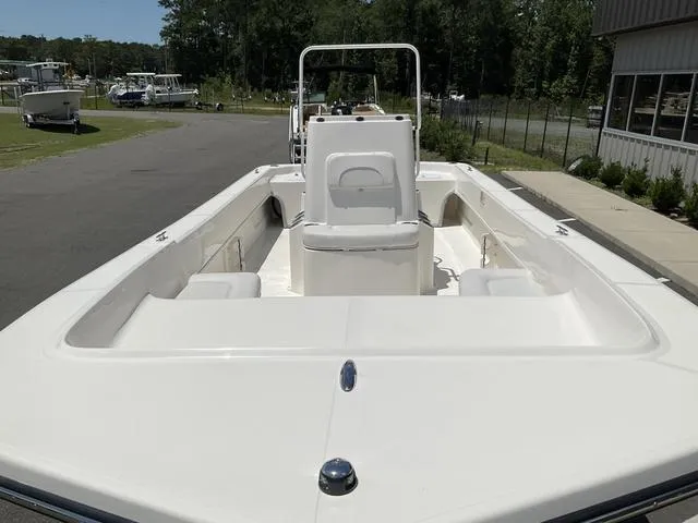 Slide: The Image of Sundance 20 Bay Skiff 2026 - 19