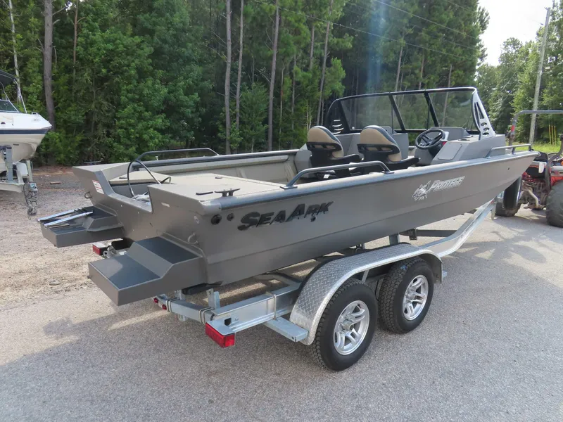 Slide: The Image of SeaArk Protg 200 2026 - 3