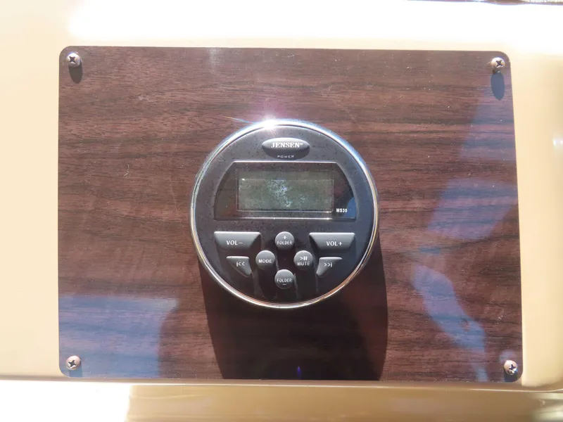 Slide: The Image of Harris Cruiser 220 2015 - 21