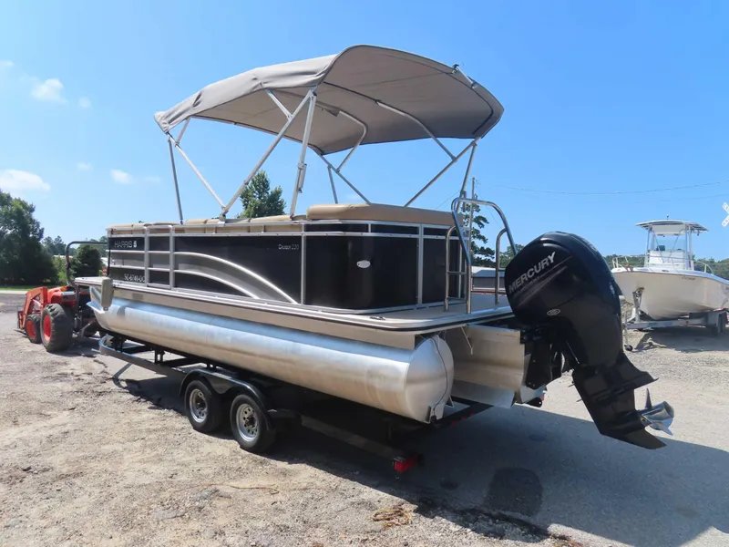 Slide: The Image of Harris Cruiser 220 2015 - 9