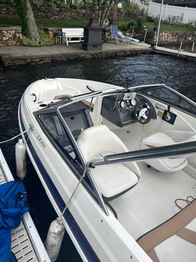 Slide: The Image of Larson LX 195 2013 - 4