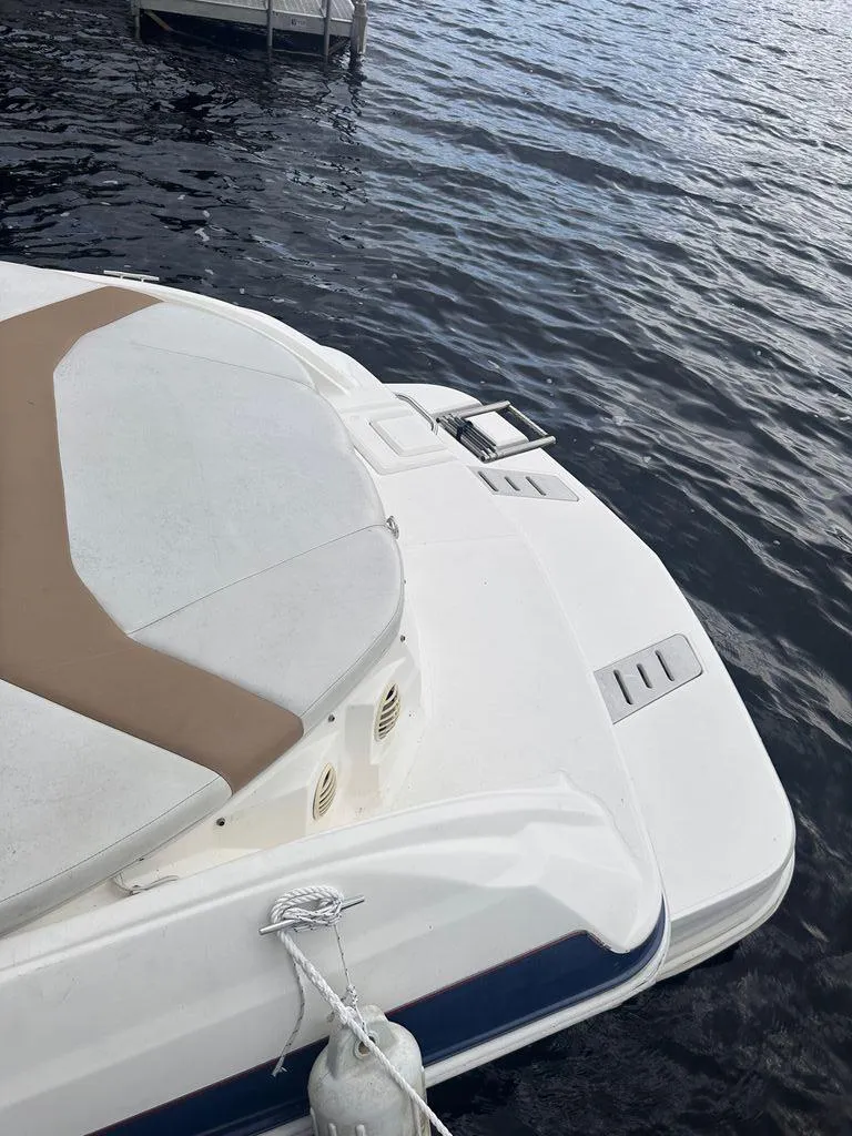 Slide: The Image of Larson LX 195 2013 - 7