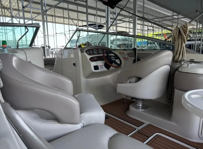 Slide: The Image of Sea Ray 240 Sundeck 2004 - 9