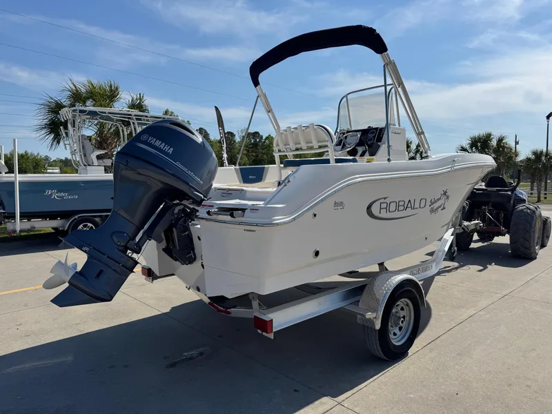 Slide: The Image of Robalo R180 Center Console 2024 - 3