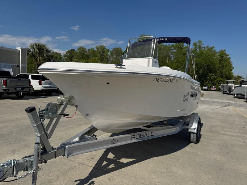 Slide: The Image of Robalo R180 Center Console 2024 - 5