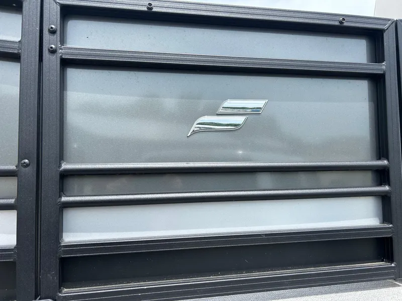 Slide: The Image of Mercury 115 HP outboard motor, Starcraft CX 21 C 2022. - 6