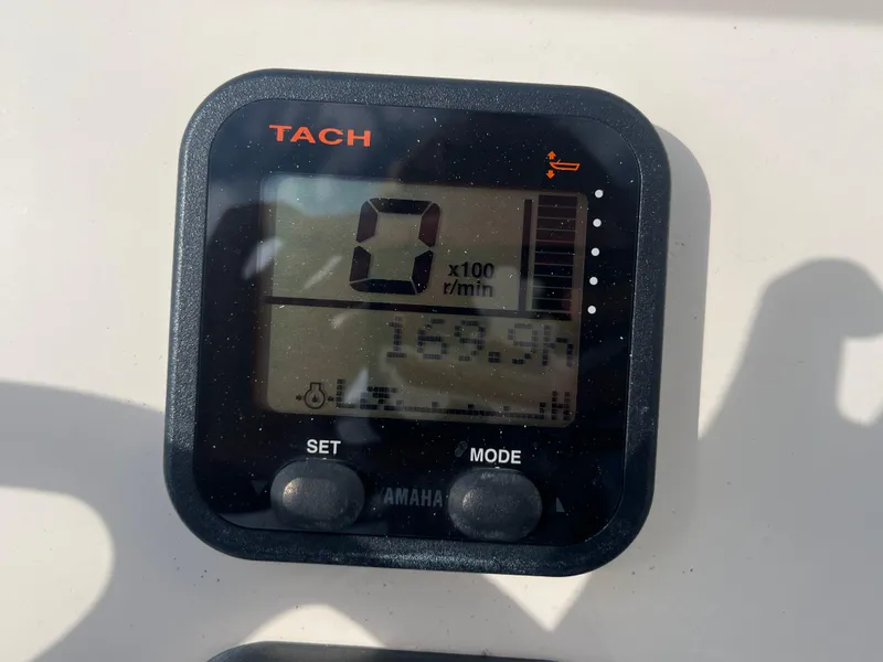 Slide: The Image of Yamaha tachometer display on 2011 Parker 21SE Center Console boat. - 20