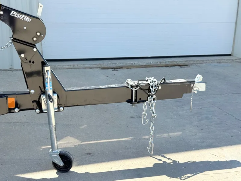 Slide: The Image of Trailer hitch with chains and wheel on concrete, Monterey 218 Super Sport, 2018 model. - 37