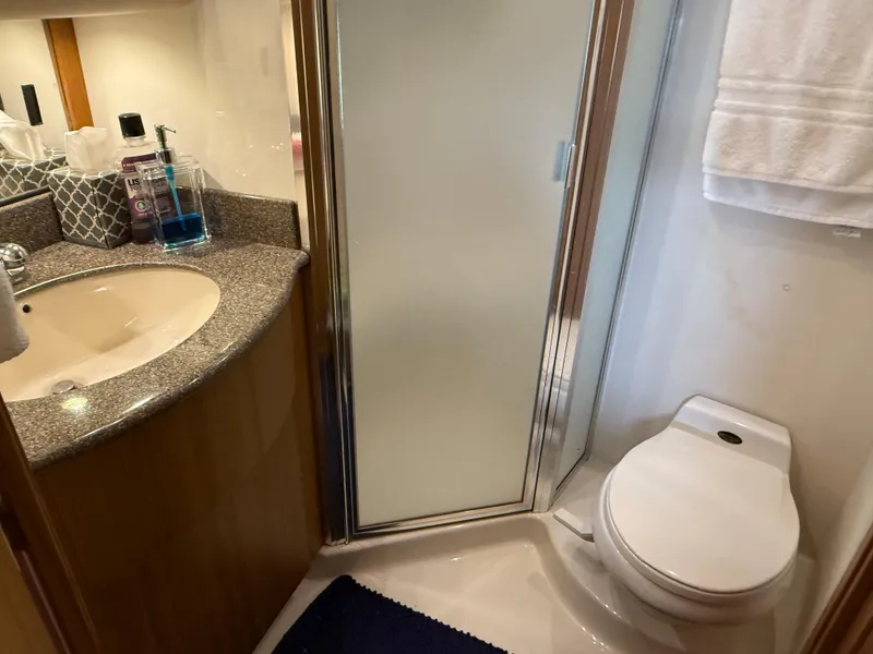 Slide: The Image of Bayliner 5288 Pilot House Motoryacht 2001 - 63