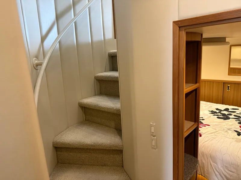 Slide: The Image of Bayliner 5288 Pilot House Motoryacht 2001 - 67