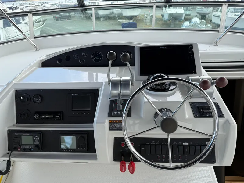 Slide: The Image of Bayliner 5288 Pilot House Motoryacht 2001 - 73