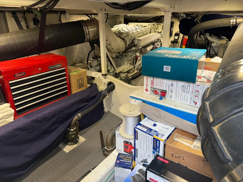 Slide: The Image of Bayliner 5288 Pilot House Motoryacht 2001 - 96