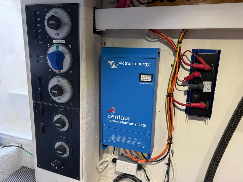 Slide: The Image of Bayliner 5288 Pilot House Motoryacht 2001 - 99