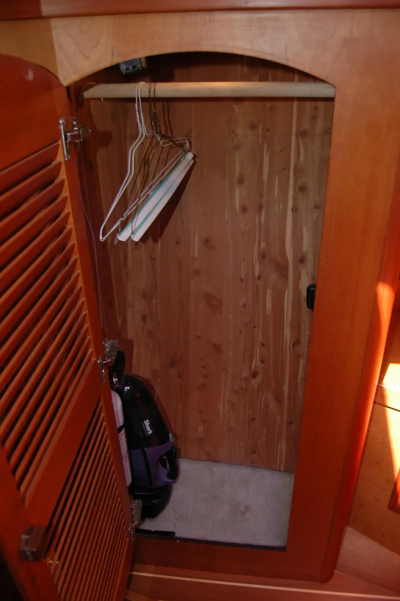 Slide: The Image of Sabre 36 Flybridge Sedan 2006 - 110