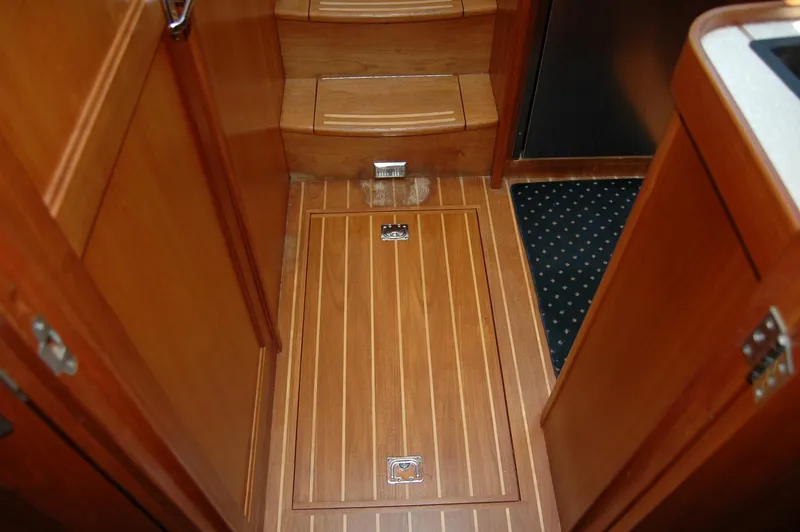 Slide: The Image of Sabre 36 Flybridge Sedan 2006 - 117