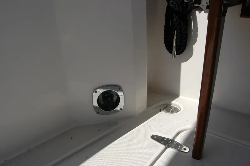 Slide: The Image of Sabre 36 Flybridge Sedan 2006 - 51