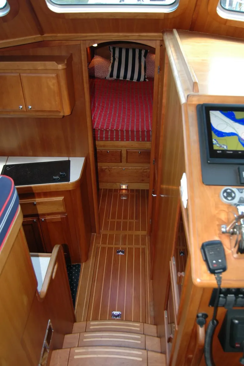 Slide: The Image of Sabre 36 Flybridge Sedan 2006 - 85
