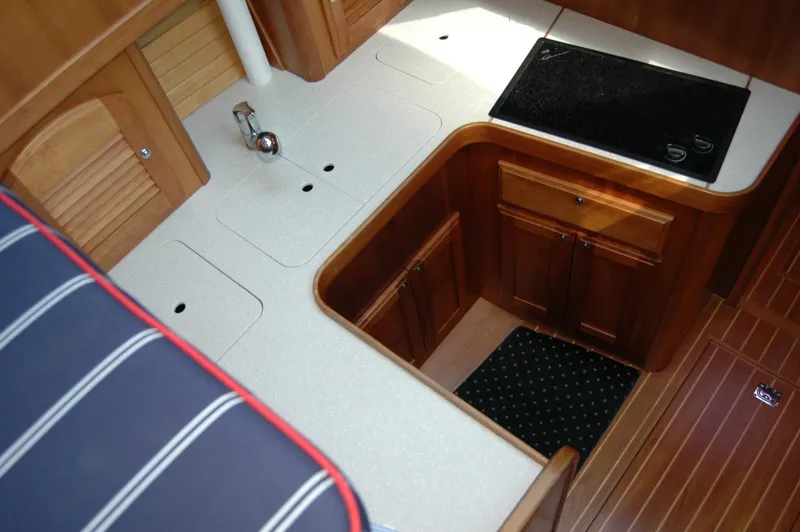 Slide: The Image of Sabre 36 Flybridge Sedan 2006 - 88