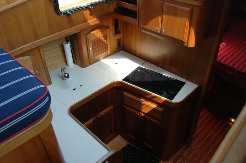 Slide: The Image of Sabre 36 Flybridge Sedan 2006 - 89