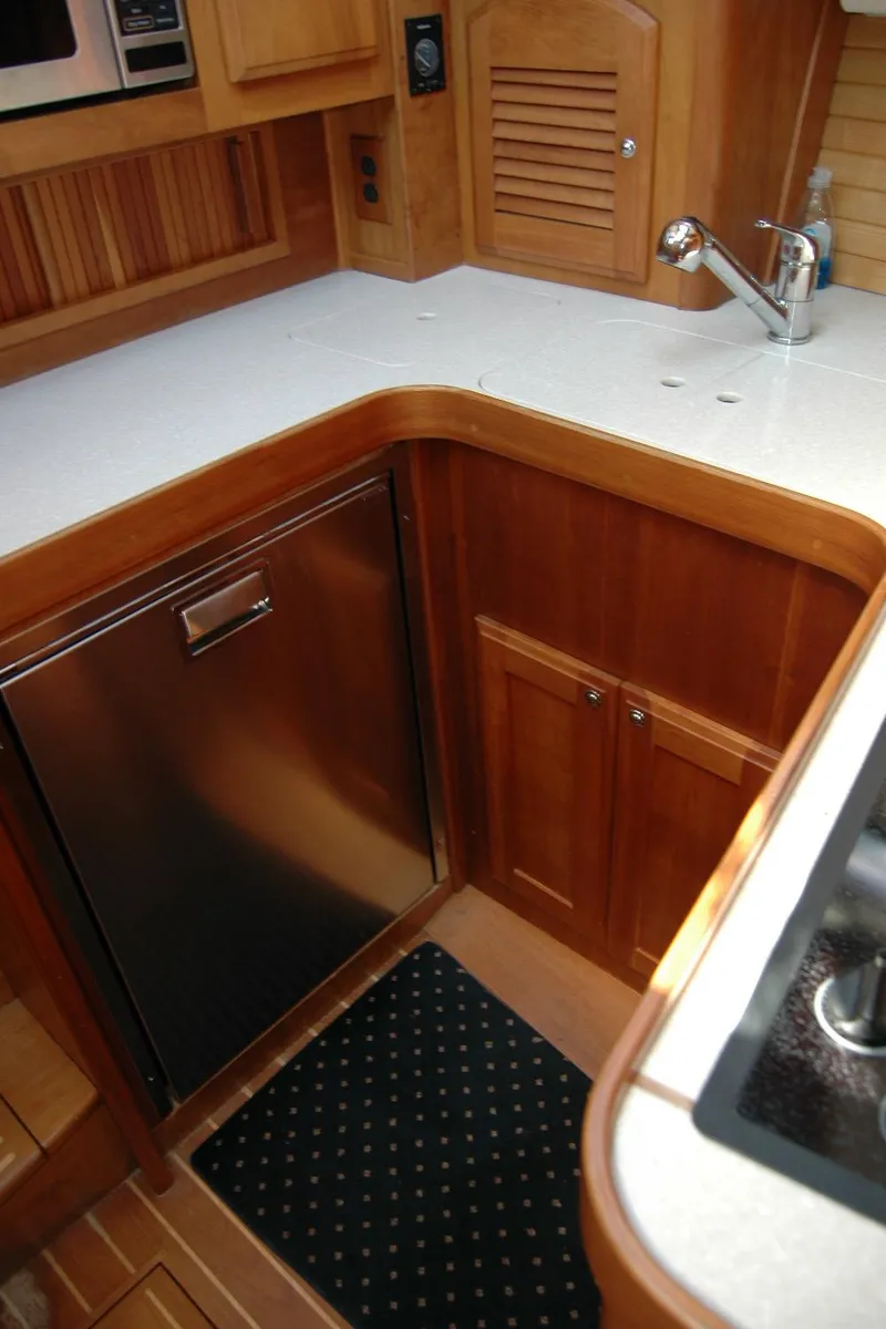 Slide: The Image of Sabre 36 Flybridge Sedan 2006 - 93