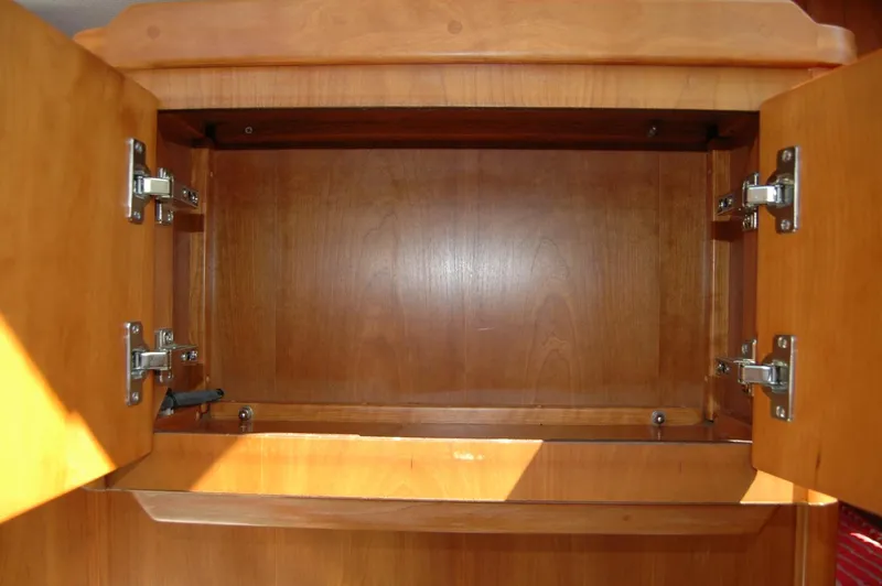 Slide: The Image of Sabre 36 Flybridge Sedan 2006 - 97