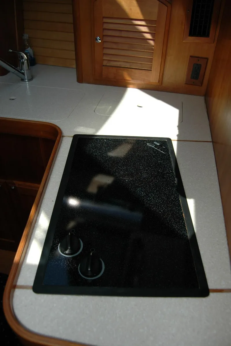 Slide: The Image of Sabre 36 Flybridge Sedan 2006 - 99