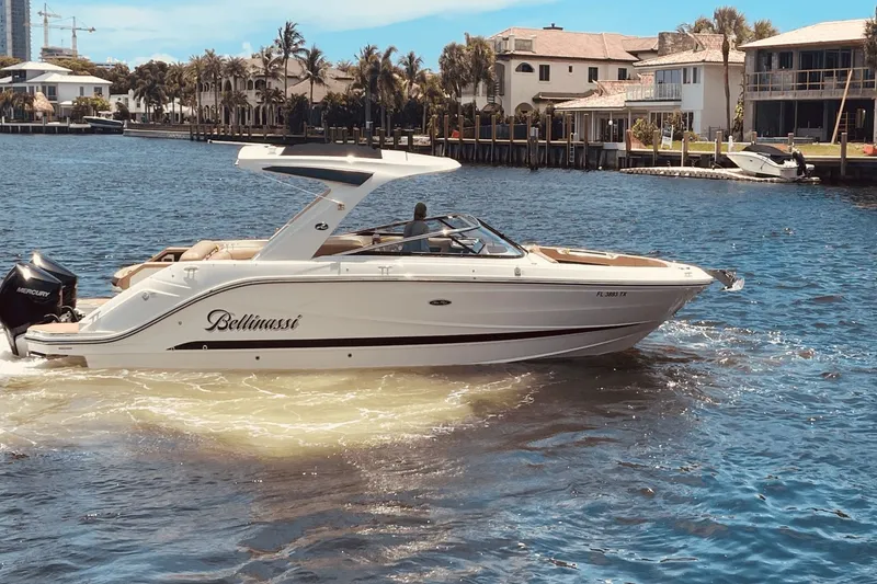 Slide: The Image of Sea Ray SLX 310 Outboard 2024 - 13