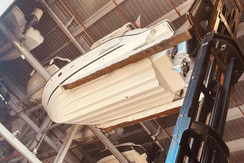 Slide: The Image of Sea Ray SLX 310 Outboard 2024 - 20