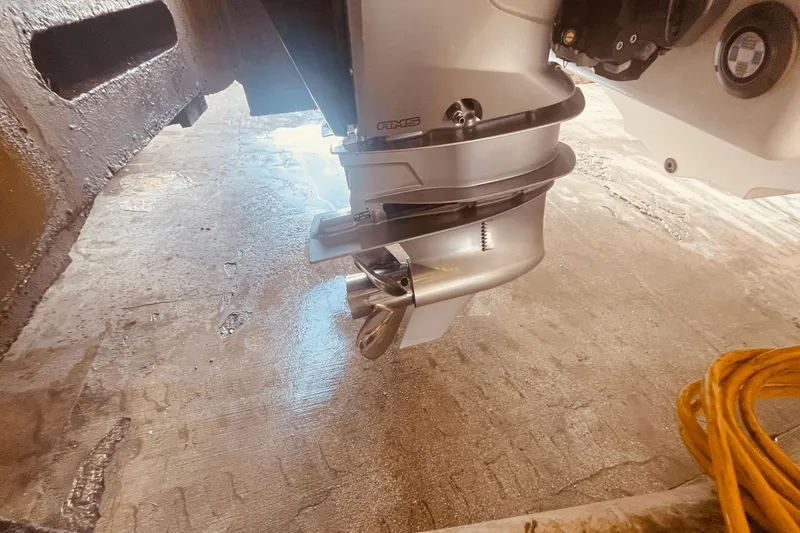 Slide: The Image of Sea Ray SLX 310 Outboard 2024 - 26
