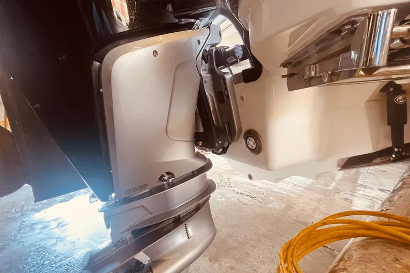 Slide: The Image of Sea Ray SLX 310 Outboard 2024 - 27