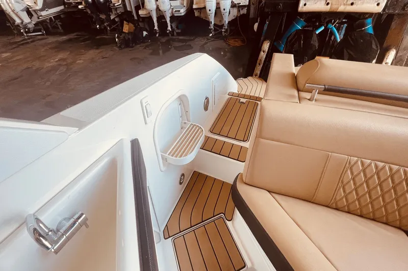 Slide: The Image of Sea Ray SLX 310 Outboard 2024 - 56